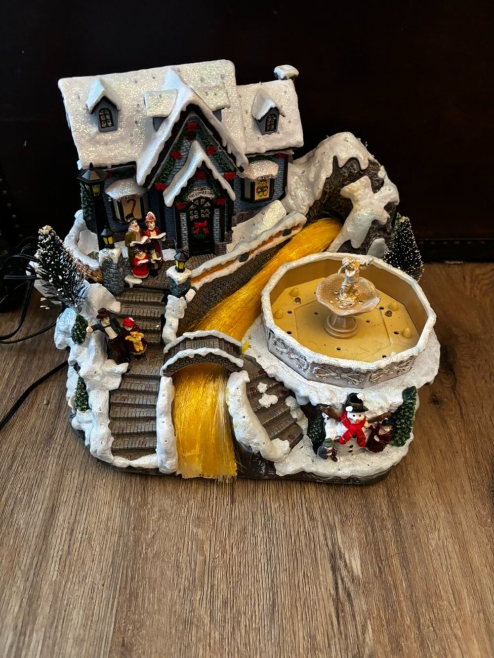 Avon Fibre Optic Christmas village Musical Winter House w/water fountain